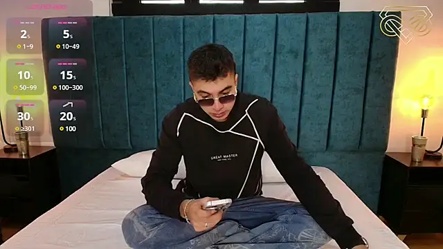 Amadeo Wild online show from December 18, 5:10 pm