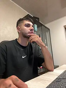 Amadeo Wild online show from September 22, 2:55 am