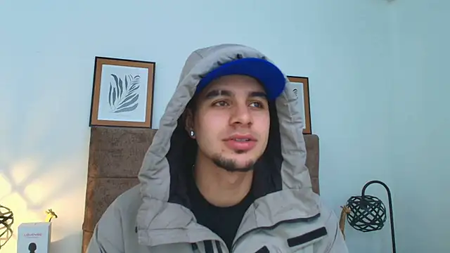 Amadeo Wild online show from February 12, 3:49 pm