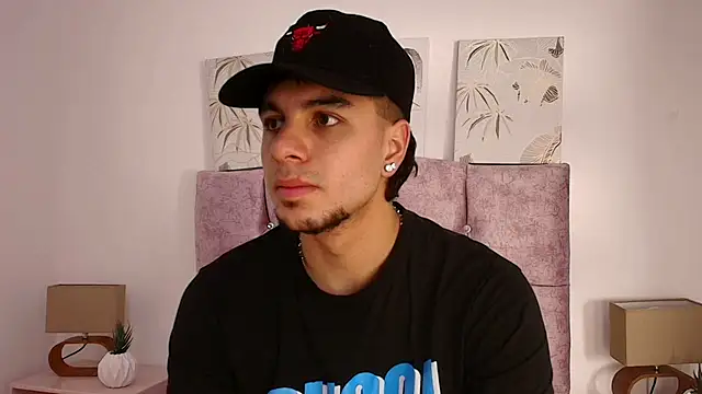 Amadeo Wild online show from February 8, 3:00 pm