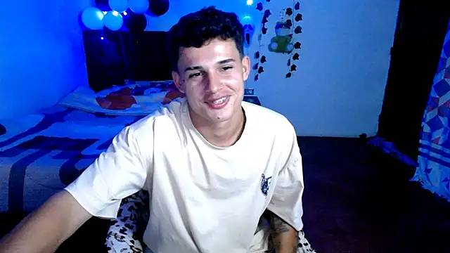 Snapshot of freddy_romas chatting on October 25, 1:18 am freddy romas online show from October 25, 1:18 am