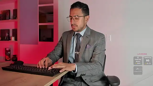 pablo-rincon95 online show from November 12, 10:25 pm