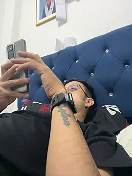 stivevv online show from March 7, 12:19 am