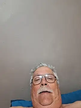 Snapshot of NawtyB1965 chatting on October 26, 3:52 am NawtyB1965 online show from October 26, 3:52 am
