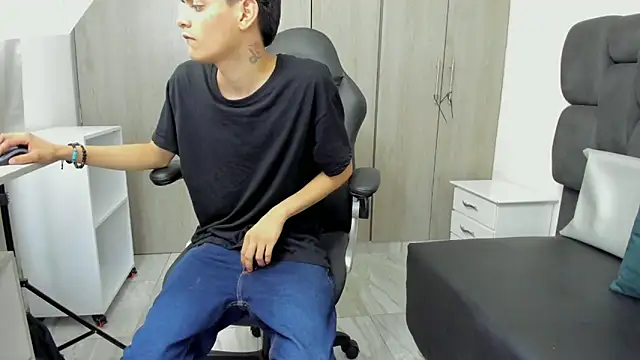 Yef Thin online show from December 28, 2:33 am