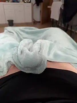 kareem0010 online show from September 15, 12:39 pm