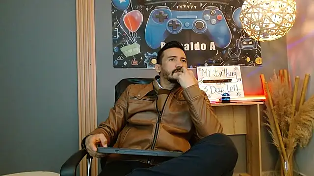 Reiko 85  online show from April 15, 2:50 pm