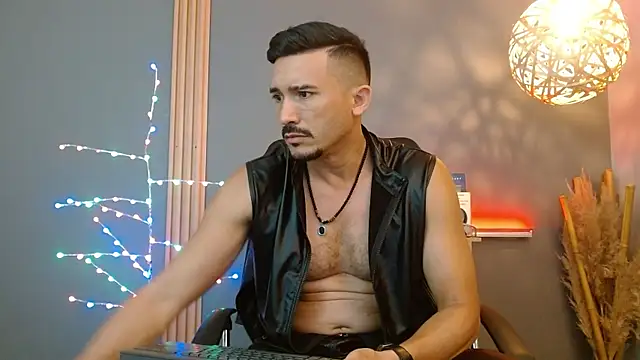 Reiko 85  online show from February 12, 6:14 pm