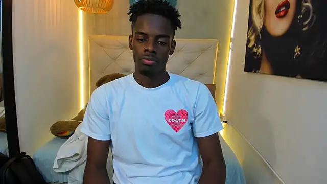 Snapshot of royce_ebony chatting on September 30, 2:29 am royce ebony online show from September 30, 2:29 am