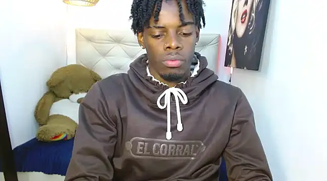 Snapshot of royce_ebony chatting on December 13, 2:43 am royce ebony online show from December 13, 2:43 am