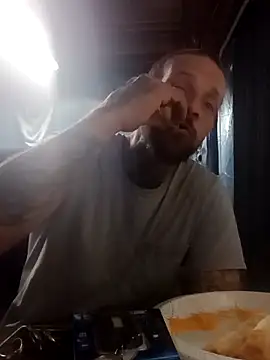 Whipit323 online show from April 3, 9:33 pm