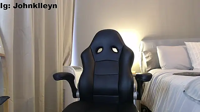 jonhklleyn online show from July 3, 9:07 pm