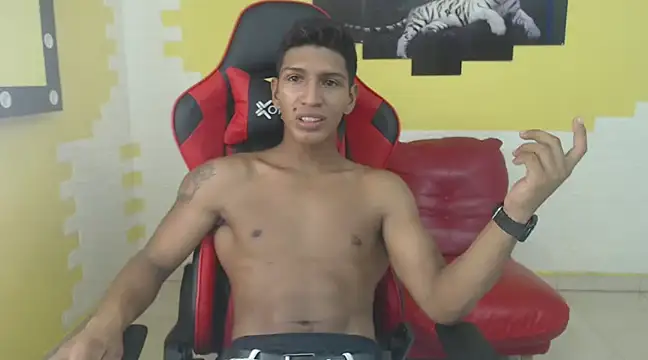 mau elixxx online show from December 17, 5:58 pm