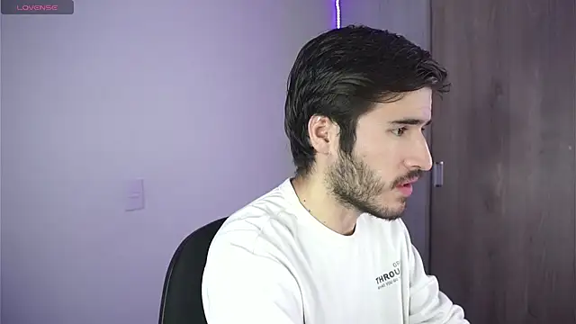 Tony Wylie online show from December 18, 2:21 am