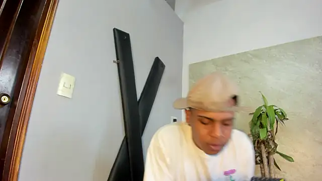 ada-brooke online show from December 4, 8:07 pm