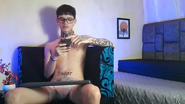 Snapshot of Dan_brownn chatting on March 15, 5:59 pm Dan brownn online show from March 15, 5:59 pm