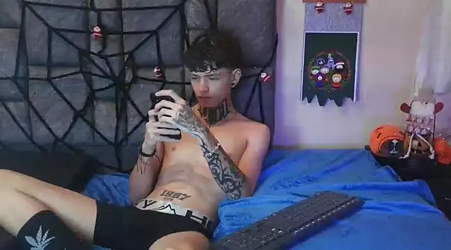 Snapshot of Dan_brownn chatting on December 2, 8:09 pm Dan brownn online show from December 2, 8:09 pm