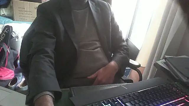 shyfrenchcock1 online show from February 5, 1:07 pm