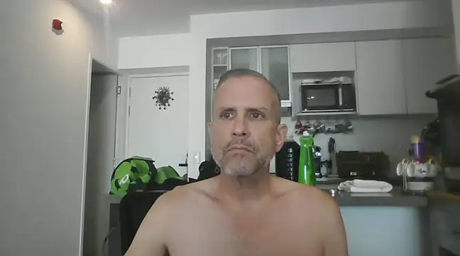 Diegoperrote682661 online show from December 18, 9:40 pm