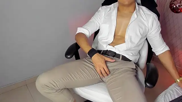Snapshot of Lucii_fer_ chatting on September 10, 1:54 pm Lucii fer  online show from September 10, 1:54 pm