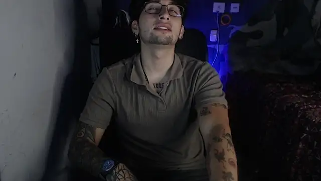 Dereck Dickson online show from December 4, 11:01 pm