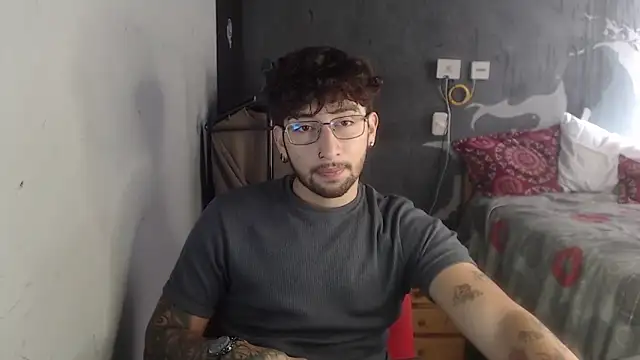 Dereck Dickson online show from November 14, 8:10 pm