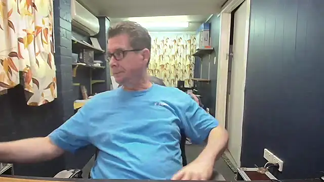 tilobinder online show from December 1, 1:36 pm