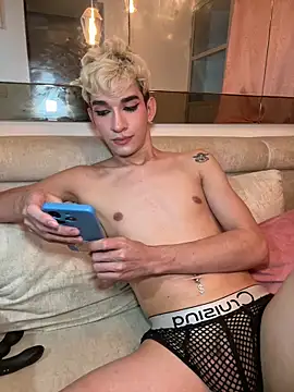 Snapshot of Cherry_zayden_ chatting on March 21, 6:16 am Cherry zayden  online show from March 21, 6:16 am