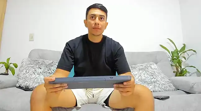 Danni lopez1 online show from December 14, 7:36 pm