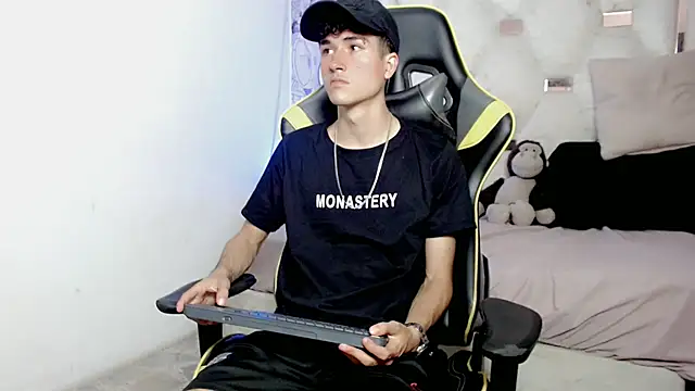 johnny cagee online show from January 12, 3:21 am