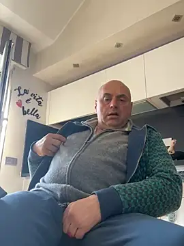 Snapshot of pantomax chatting on March 5, 2:56 pm pantomax online show from March 5, 2:56 pm