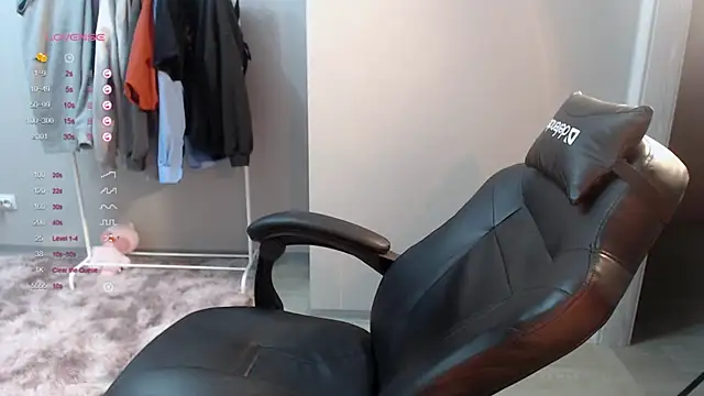 Snapshot of mishadiesel chatting on December 16, 6:16 pm mishadiesel online show from December 16, 6:16 pm