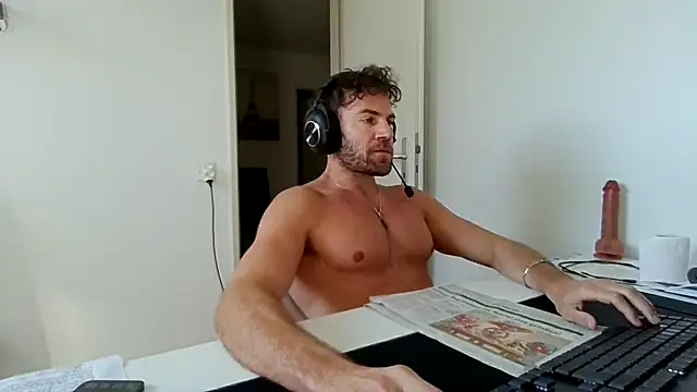 alpha-hunk online show from April 16, 8:14 am