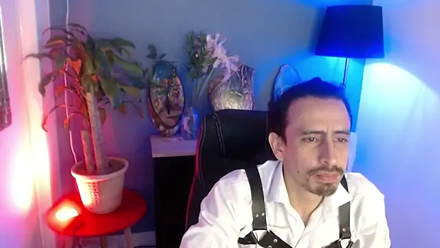 Snapshot of Sr_Magnus_ chatting on March 21, 4:06 am Sr Magnus  online show from March 21, 4:06 am