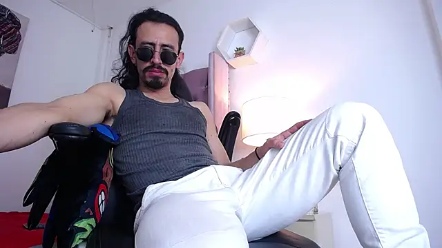 Snapshot of Sr_Magnus_ chatting on September 13, 6:14 am Sr Magnus  online show from September 13, 6:14 am