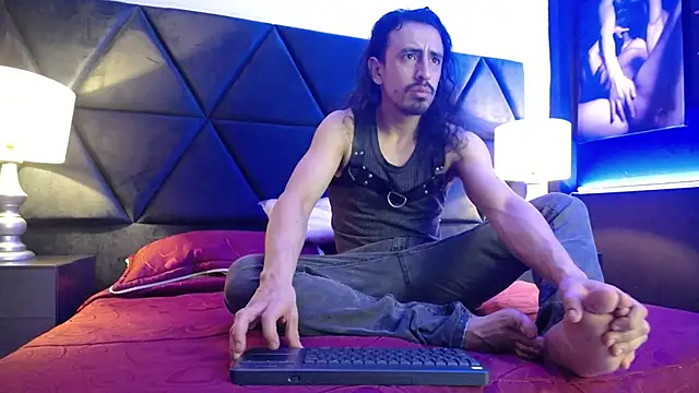 Snapshot of Sr_Magnus_ chatting on March 1, 4:58 am Sr Magnus  online show from March 1, 4:58 am