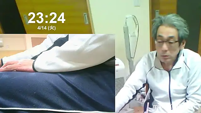 mama010-chan online show from April 14, 2:27 pm