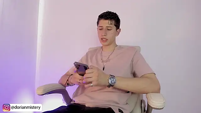 Dorianmistery2322  online show from April 2, 7:11 pm