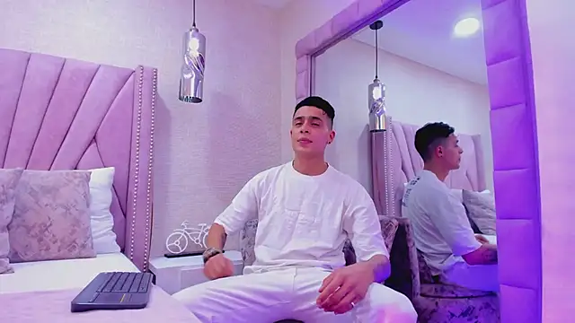 MikeStonnee online show from December 6, 3:30 am