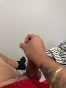 Gustavozx01 online show from December 16, 2:51 am