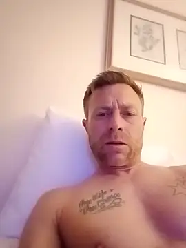 bennyboi1985 online show from May 12, 1:47 am