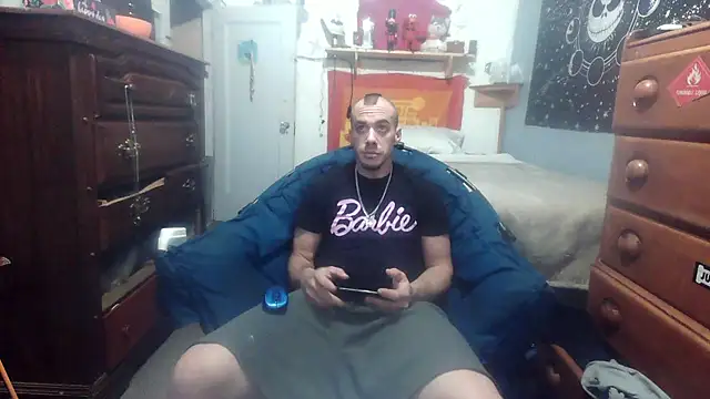 ScubaStevex online show from December 12, 7:41 am