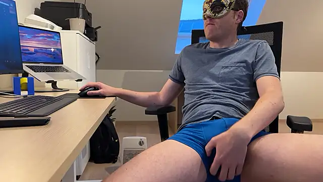 ikbeneendikkelul online show from December 5, 7:49 am