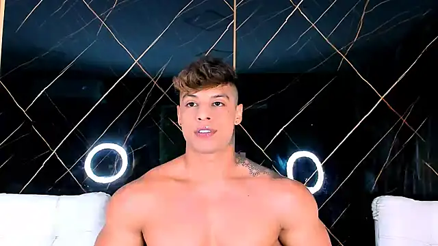 Snapshot of Owen_Muzcle chatting on September 28, 8:51 pm Owen Muzcle online show from September 28, 8:51 pm