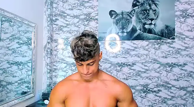 Snapshot of Owen_Muzcle chatting on January 9, 5:13 am Owen Muzcle online show from January 9, 5:13 am