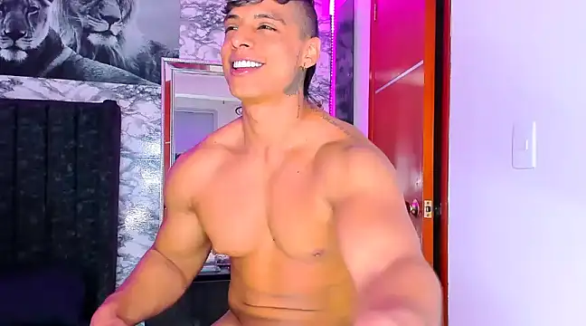 Snapshot of Owen_Muzcle chatting on January 16, 10:42 am Owen Muzcle online show from January 16, 10:42 am