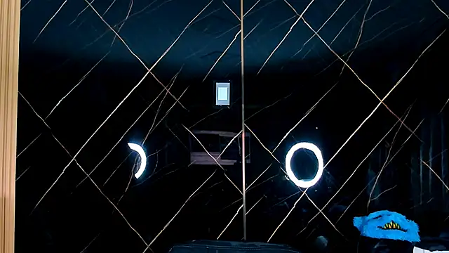 Snapshot of Owen_Muzcle chatting on October 22, 4:05 am Owen Muzcle online show from October 22, 4:05 am