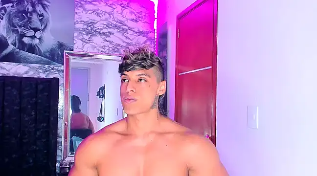 Snapshot of Owen_Muzcle chatting on January 16, 12:34 am Owen Muzcle online show from January 16, 12:34 am