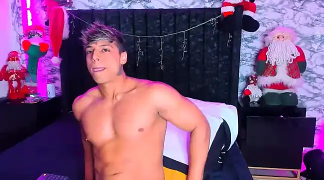 Snapshot of Owen_Muzcle chatting on December 12, 9:51 am Owen Muzcle online show from December 12, 9:51 am