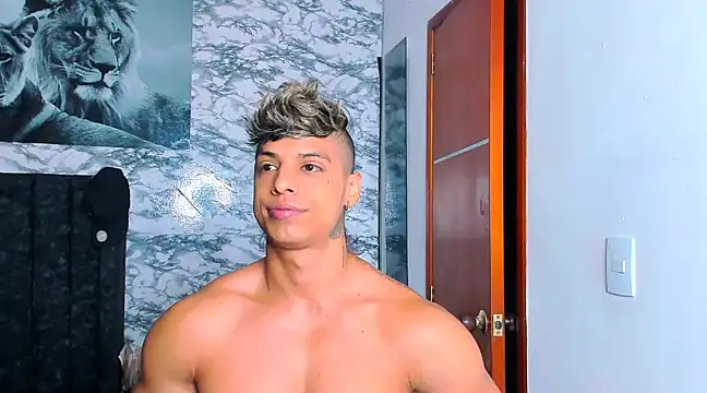 Snapshot of Owen_Muzcle chatting on January 14, 6:45 am Owen Muzcle online show from January 14, 6:45 am